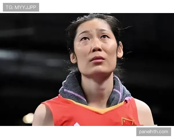 朱婷训练完啃鸡腿那一下,真·自律到骨子里了
