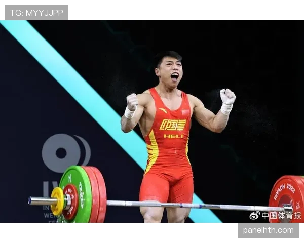 谌利军这训练强度,一天三练还啃鸡胸肉,真不怕把自己练没电了?